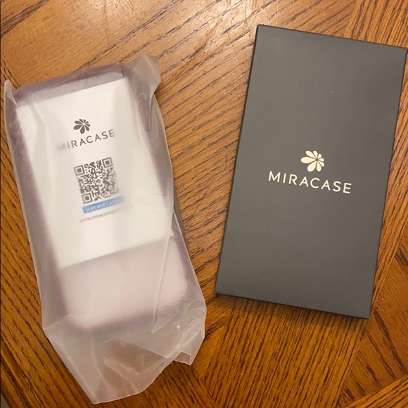 Miracase Silicone iPhone 11 Case - Picture 2 of 4